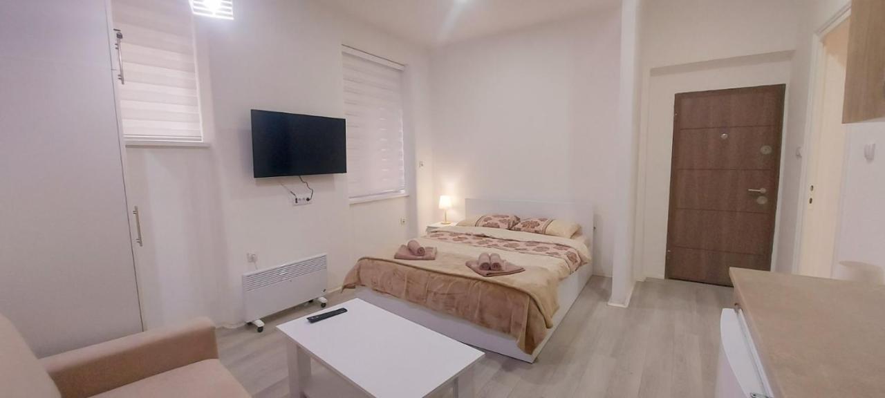 Zeleni Venac Studio & Apartment Belgrad Exteriör bild